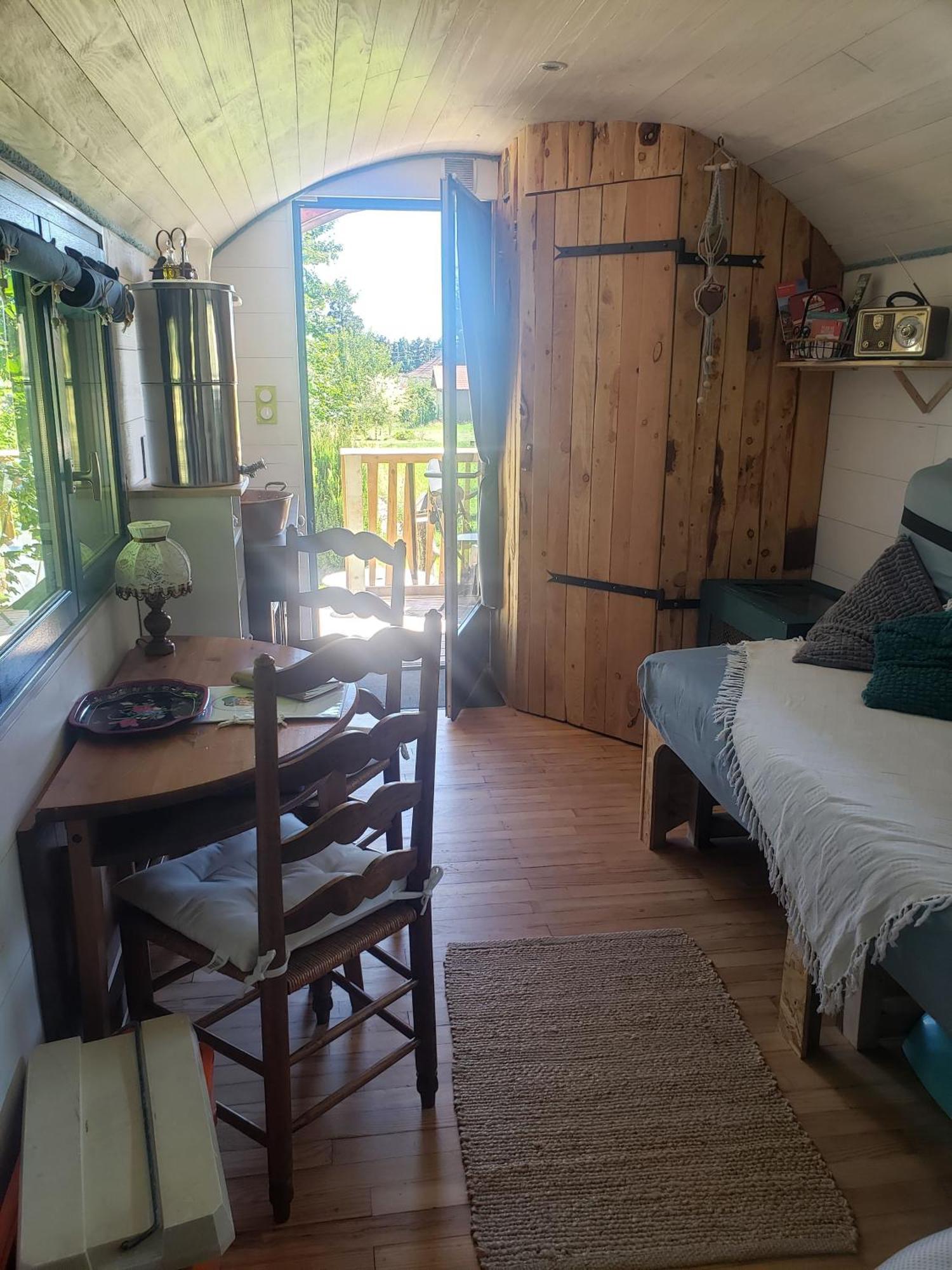 Leval  La Roulotte Tiny House Du Mond'Ideal المظهر الخارجي الصورة
