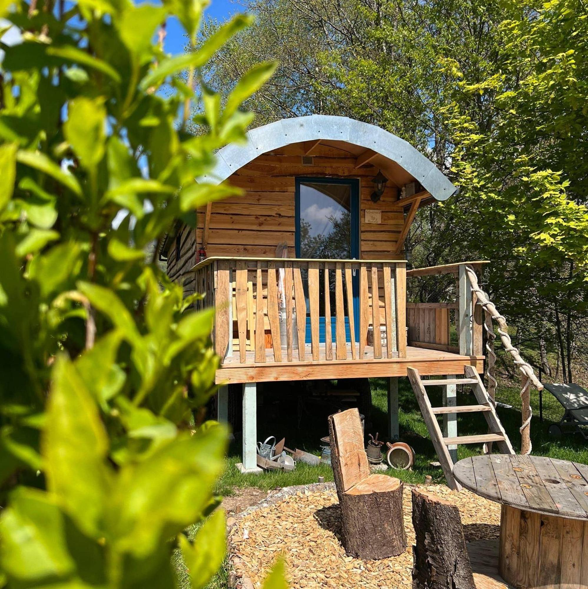 Leval  La Roulotte Tiny House Du Mond'Ideal المظهر الخارجي الصورة