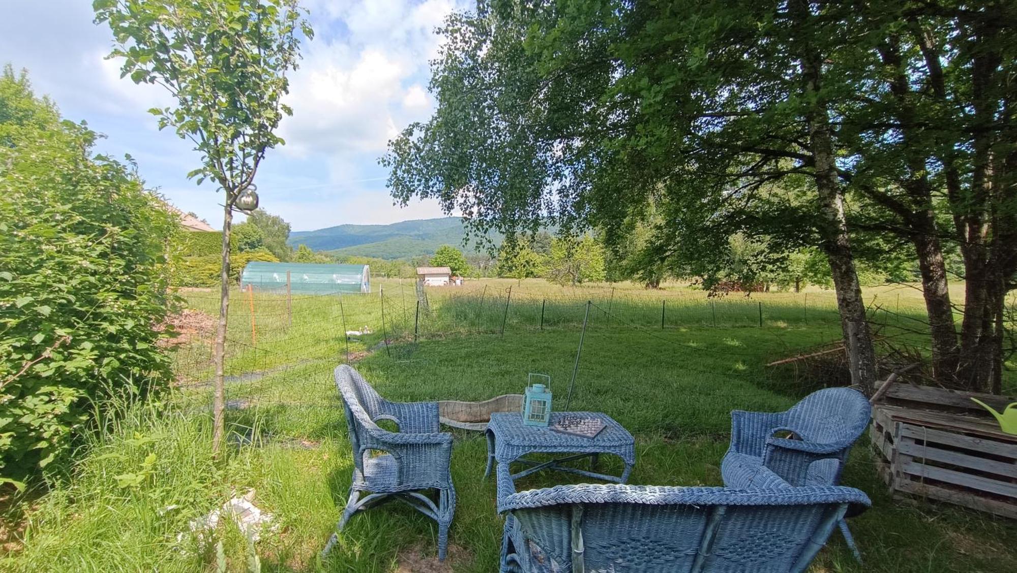 Leval  La Roulotte Tiny House Du Mond'Ideal المظهر الخارجي الصورة